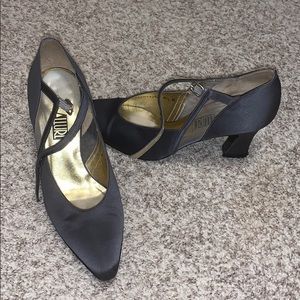 Allure gray heels. Size 8 1/2.
